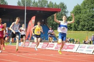 1069165_10201038369714771_130192328_n